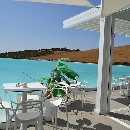 Al4-1901 - - Alcazaba Lagoon * إِستيبونا
