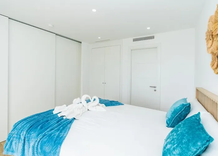 Al4-1901 - - Alcazaba Lagoon * Estepona