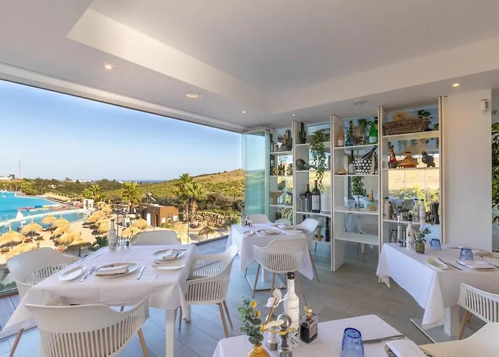 Al4-1901 - - Alcazaba Lagoon Apartment *