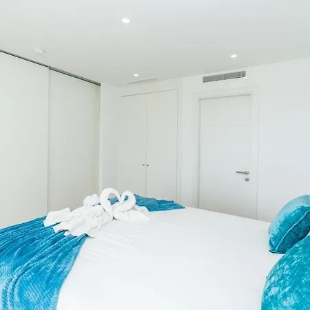 Al4-1901 - - Alcazaba Lagoon * Estepona