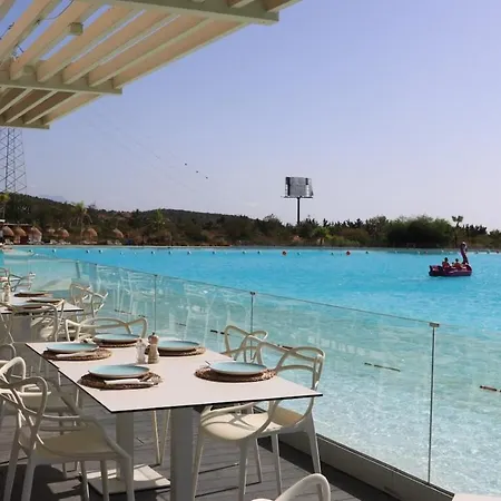 Al4-1901 - - Alcazaba Lagoon * Estepona