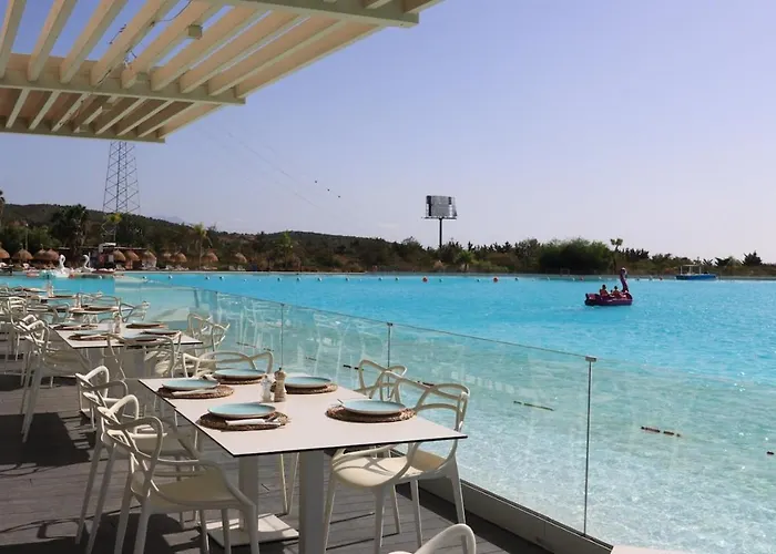 Al4-1901 - - Alcazaba Lagoon * Estepona