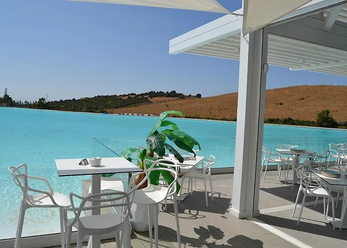 Al4-1901 - - Alcazaba Lagoon * Estepona