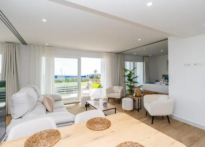 Al4-1901 - - Alcazaba Lagoon Estepona