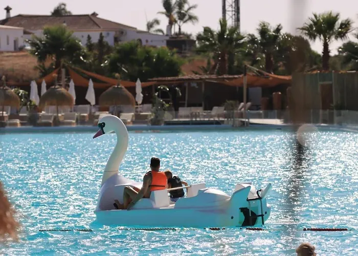 Al4-1901 - - Alcazaba Lagoon Estepona