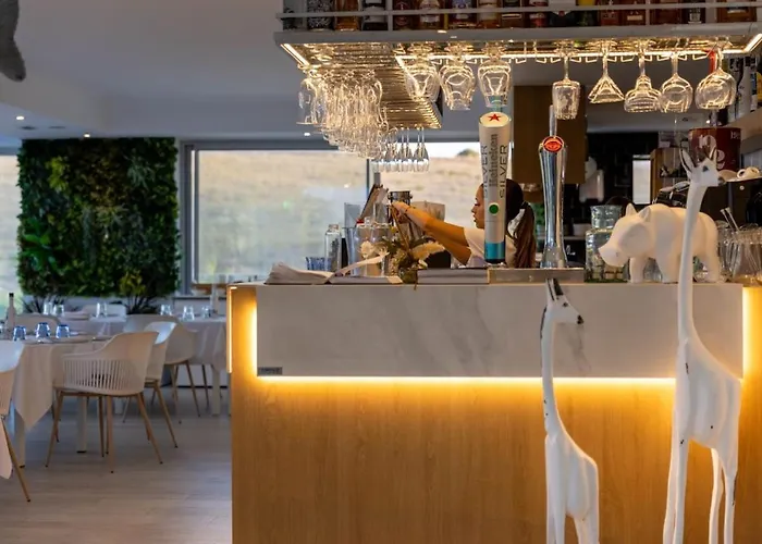 Al4-1901 - - Alcazaba Lagoon * Estepona